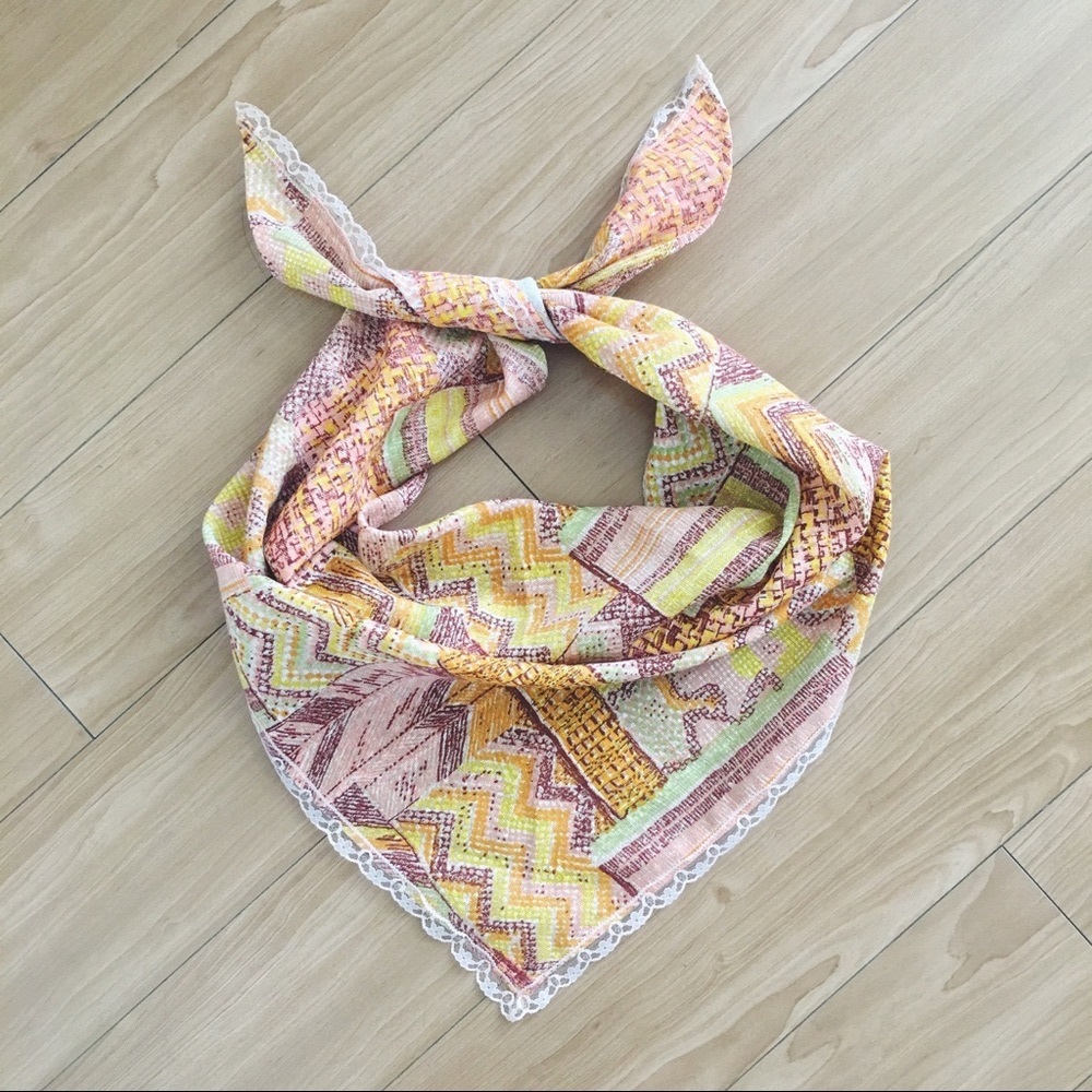 Large Vintage 70s Patchwork Pattern Bandanna - image 1